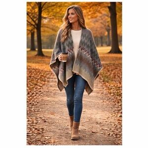 Lovemarks‎ Knit Poncho Cardigan Sweater